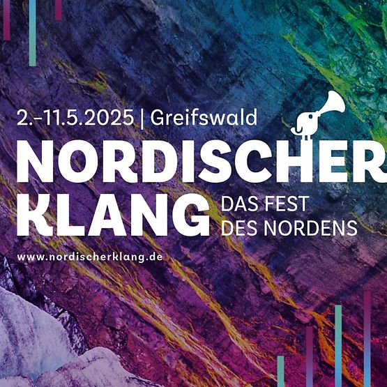 Buntes Plakat mit Schrift, Hinweis auf Festival Nordischer Klang im Mai 2025 in Greifswald.