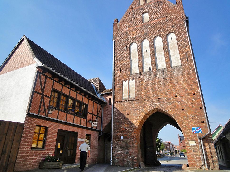 Stralsunder Tor aus rotem Backstein.