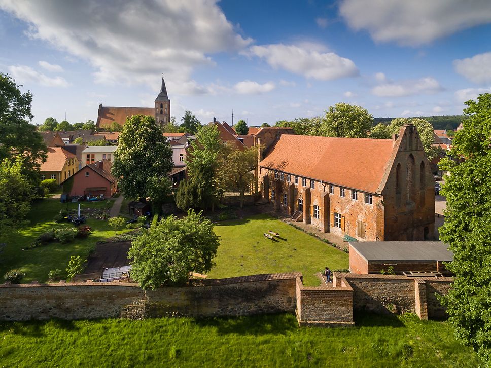 Blick von oben auf das ehemalige Franziskanerkloseter Gransee.