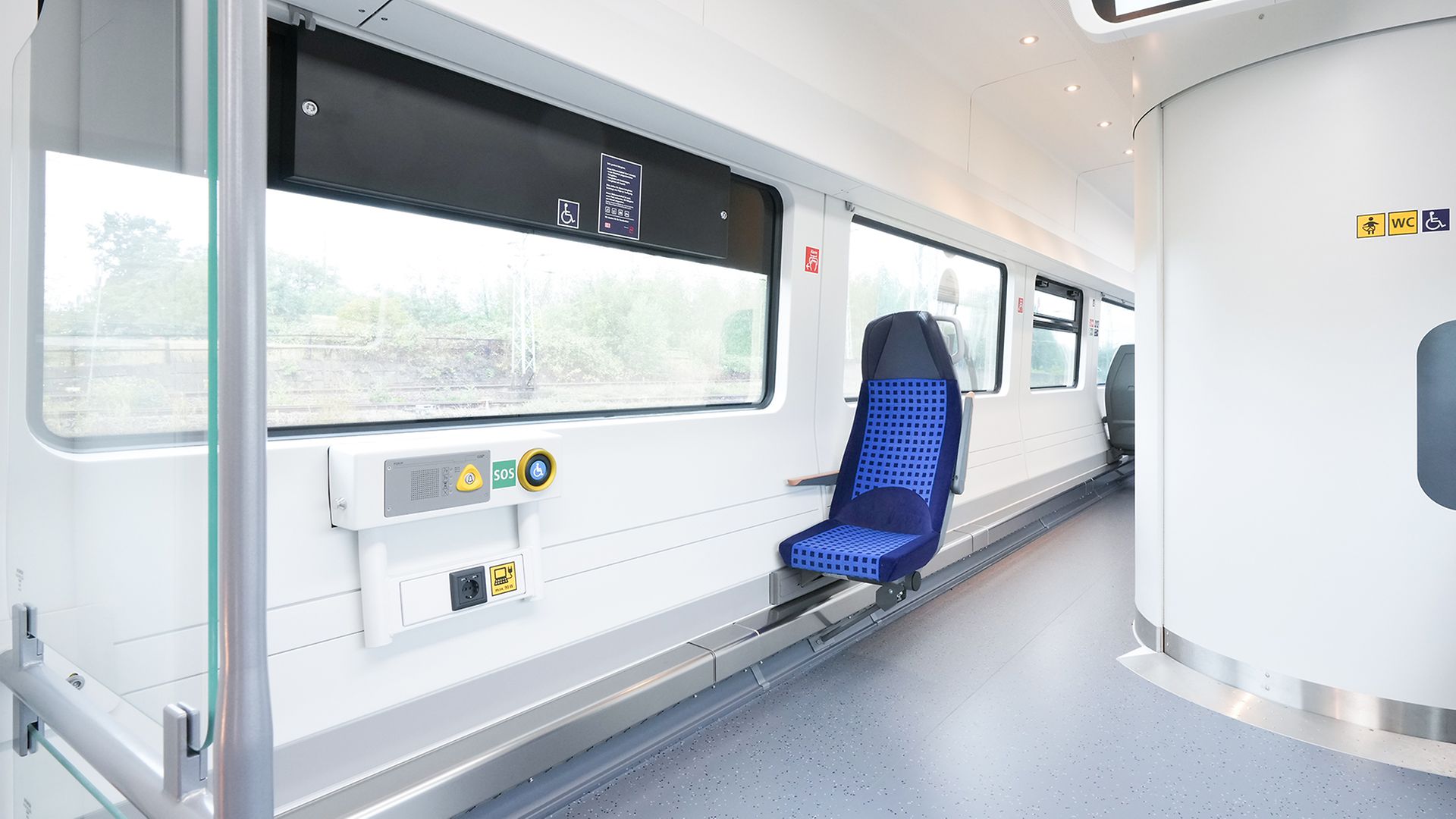 Darstellung des Rollstuhl-Stellplatz im Zug