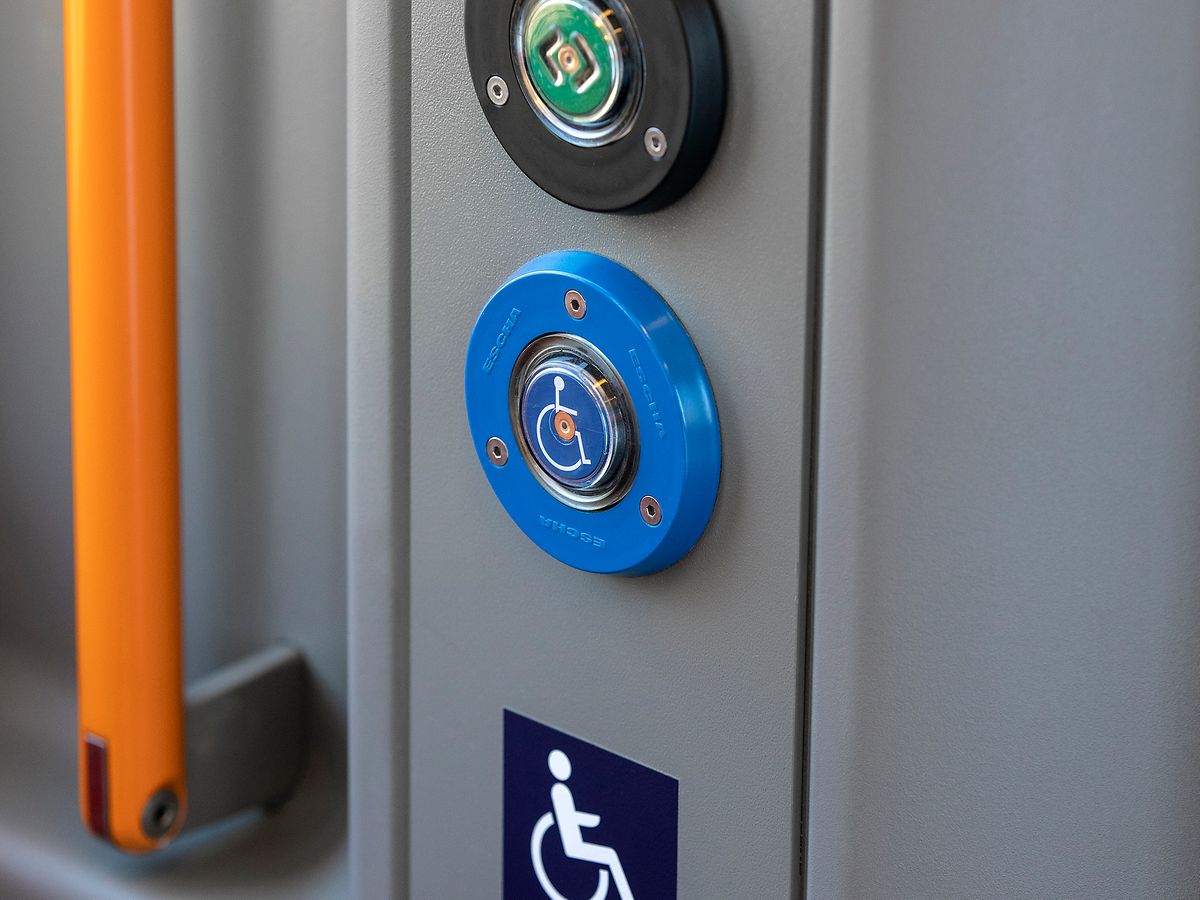 Nachher Bild: Türtaste im Zug