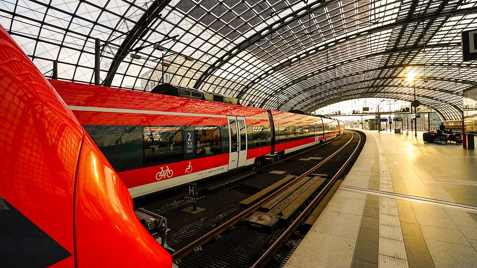 Regionalzüge im Hauptbahnhof Berlin