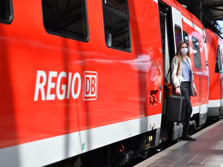 DB178326