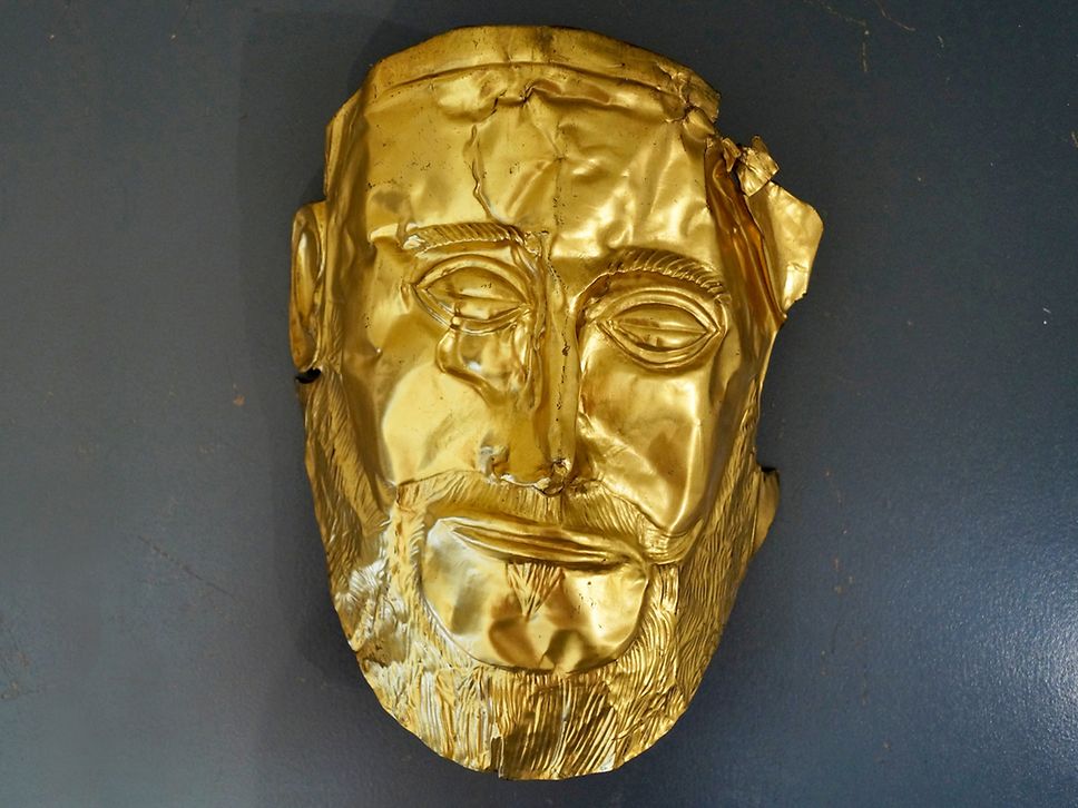 Kopie einer goldenen Maske aus Troja.
